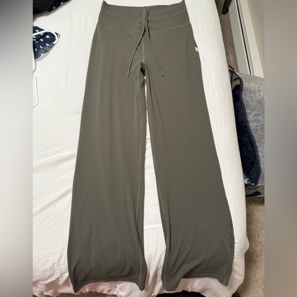 Vuori Sage Green Women's Joggers